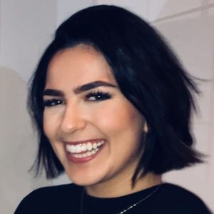 Meet your Posher, Parisa